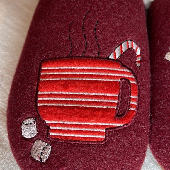 Lands' End Women's Felt Scuff Slippers Embroidered Soft Sherpa Lined sz 7 - Picture 9 of 12